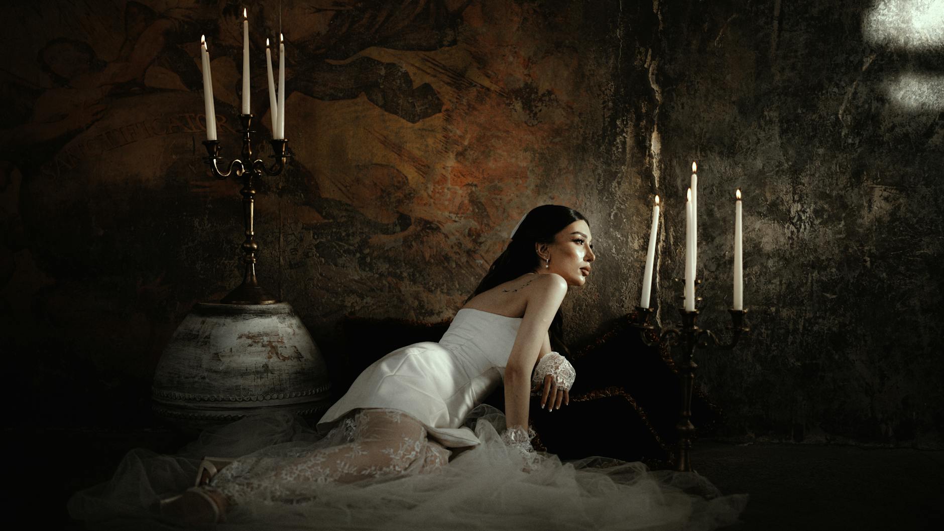 Kerzenschein und Spitze